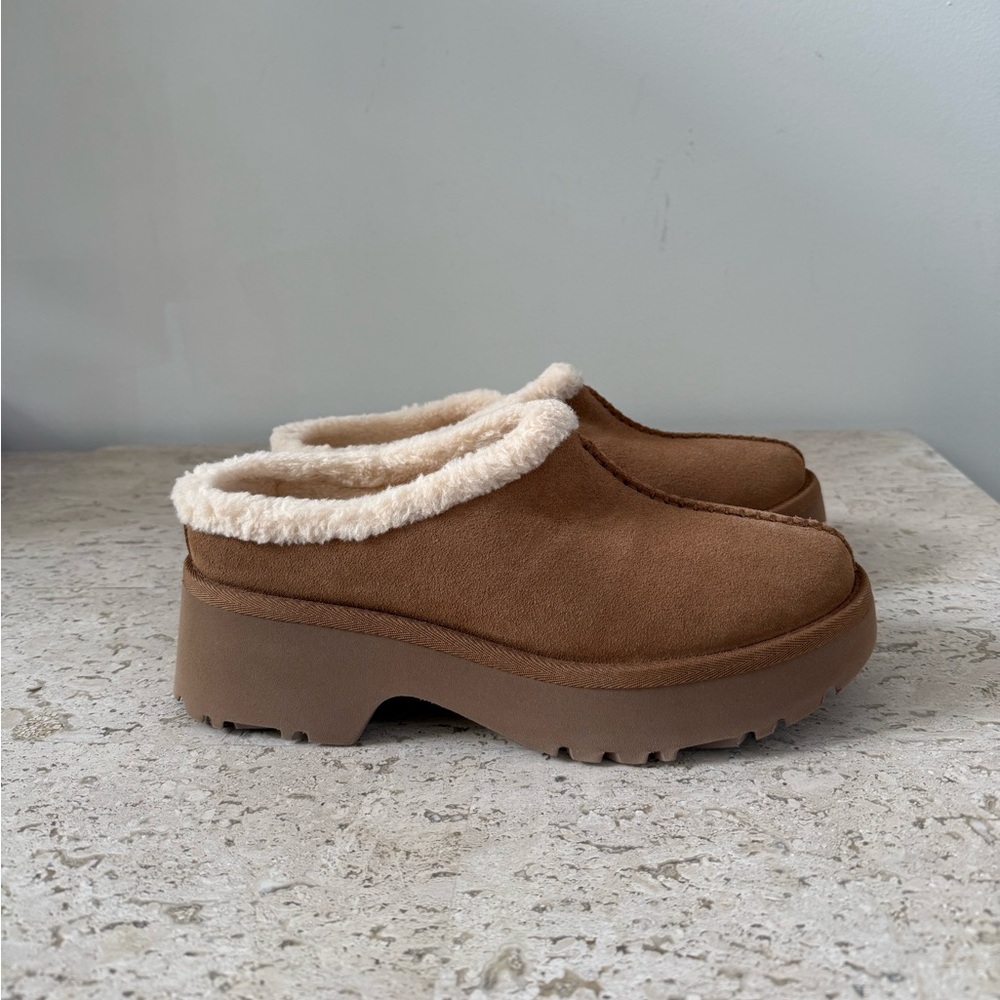 UGG® New Heights Cozy Clog- NO BOX - Picture 8 of 14
